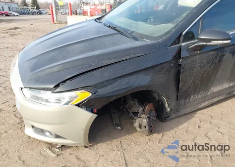 2013 Ford Fusion Titanium z USA, uszkodzony, nr VIN 3FA6P0K90DR140398